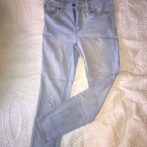 High waisted Light Blue Jeans!